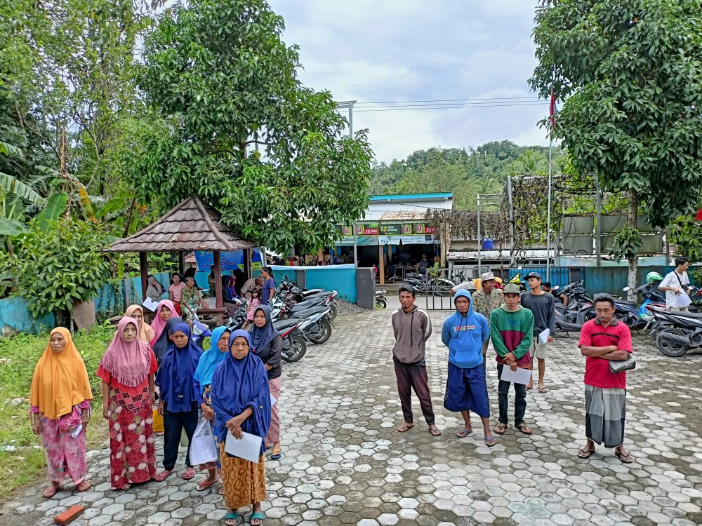 MENJELANG HARI RAYA IDUL FITRI PEMERINTAH DESA JERINGO KEMBALI MENYALURKAN BLT-DESA